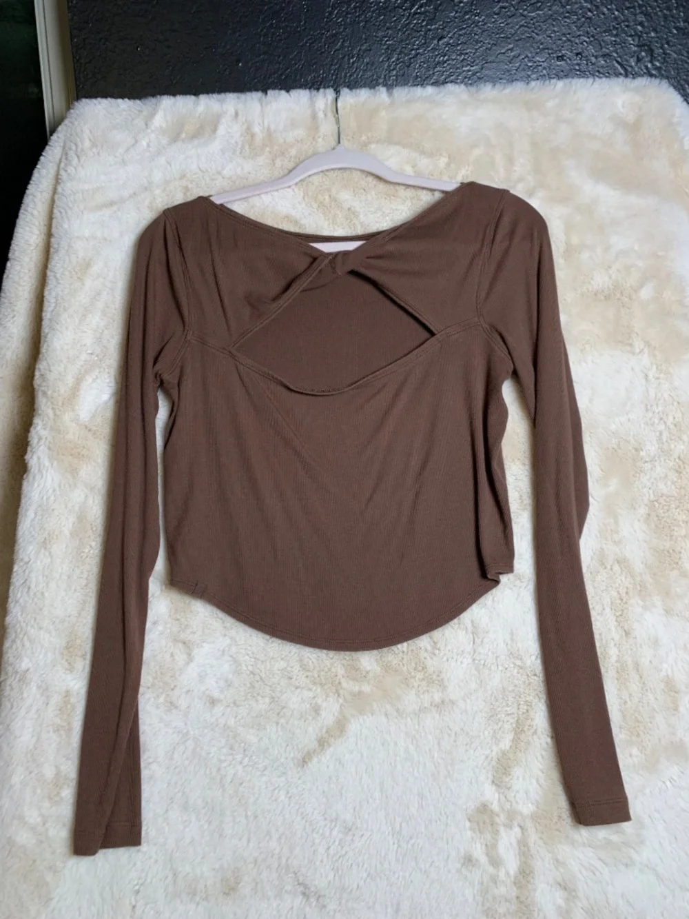 Lululemon twist back king sleeved tank in Brown Java